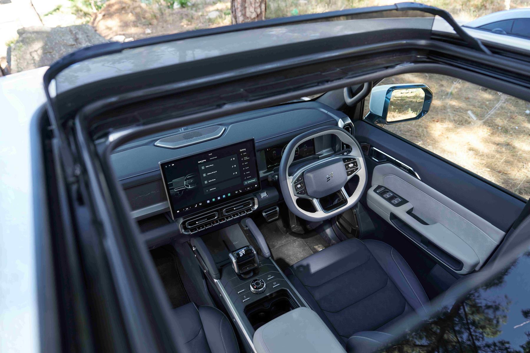 Synonymous with world-class technology, Jetour delivers a premium, tech-forward cabin experience. Synonymous with world-class technology, Jetour delivers a premium, tech-forward cabin experience.