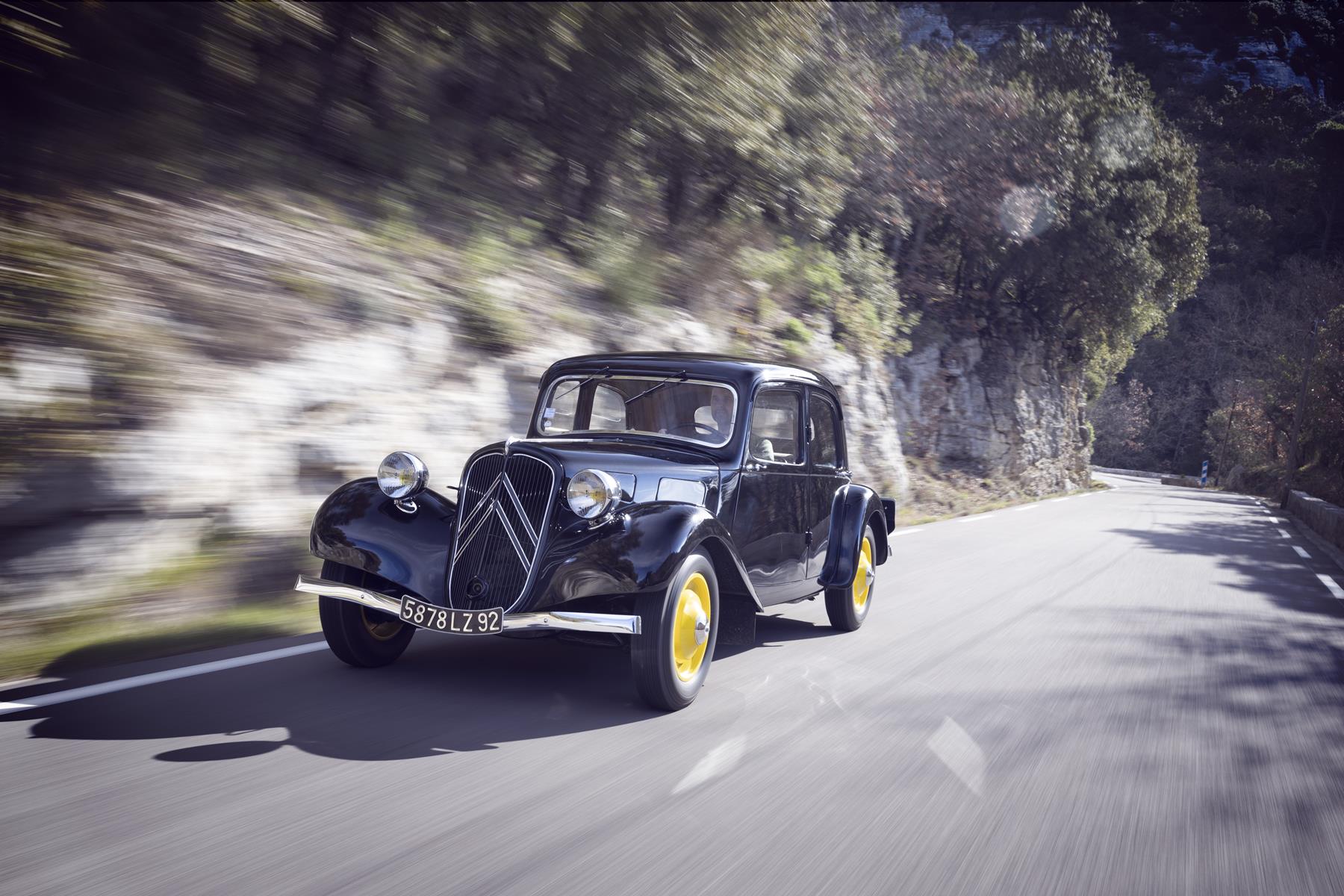 Citroën celebrates 90 years of the Traction Avant, an iconic model with 100 patents