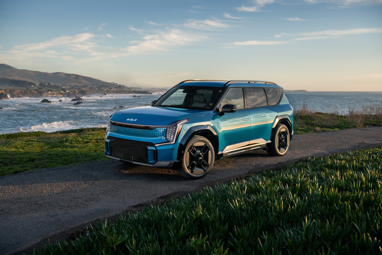 Kia EV9 selected as ‘Top Three in the World’ in twin 2024 World Car Awards categories 