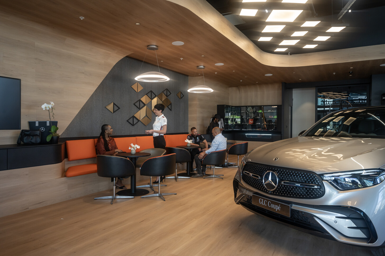 Mercedes–Benz Presents Unmatched Concierge Luxury with the Launch of V&A Lounge 