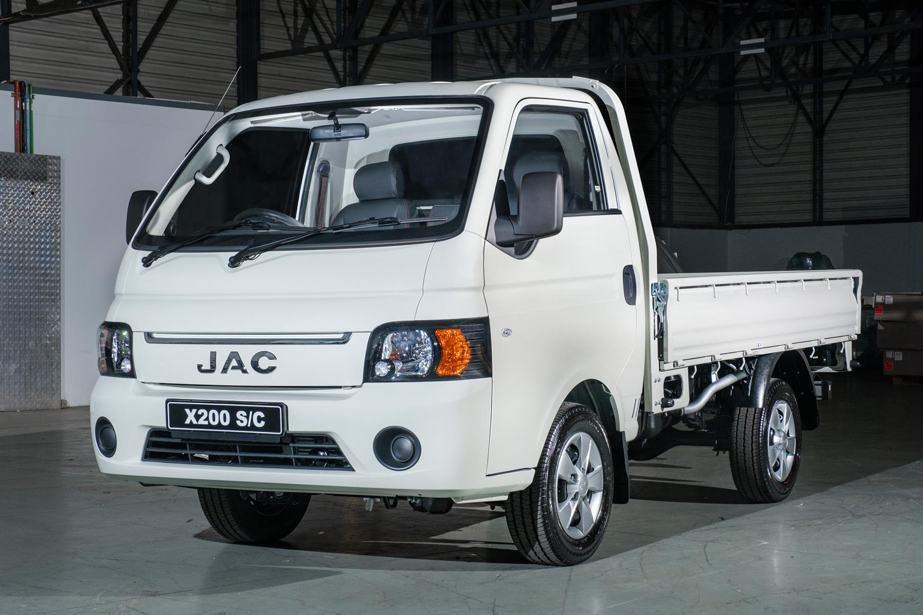 JAC Motors launches X200 2.8L TDI 1.5-tonne forward-cab at R295,566