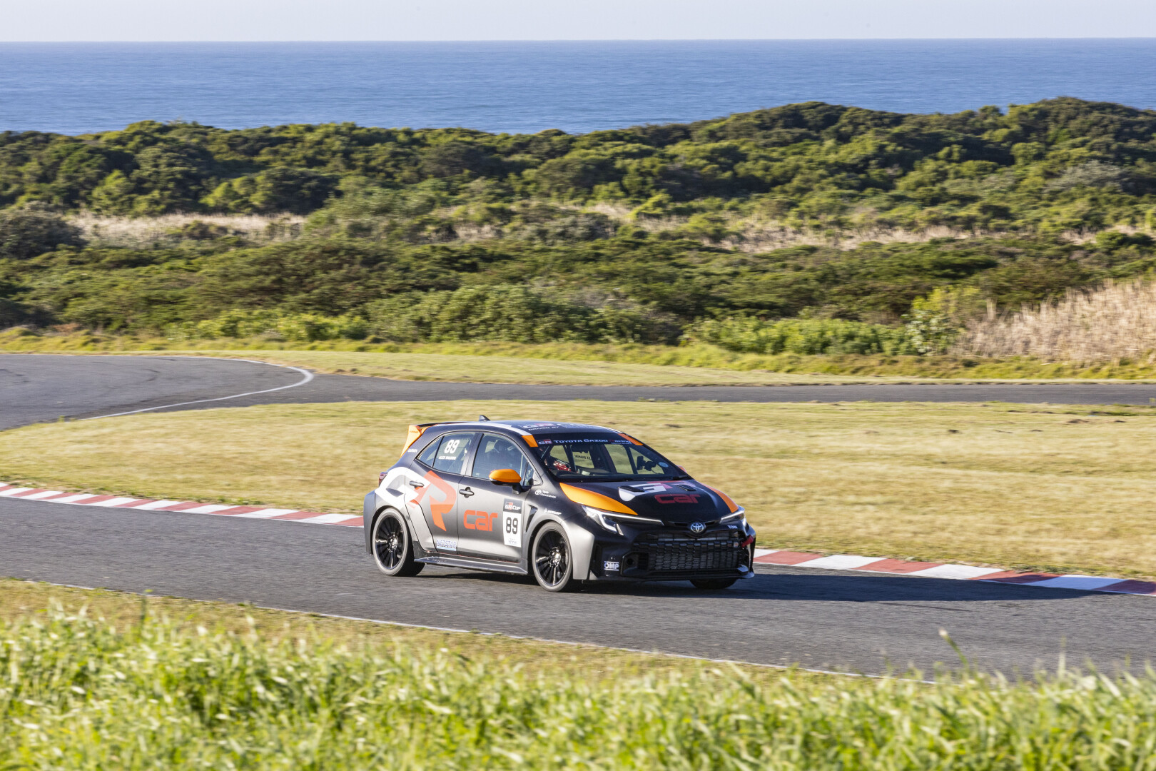 Thrilling racing at East London for GR Cup round 5