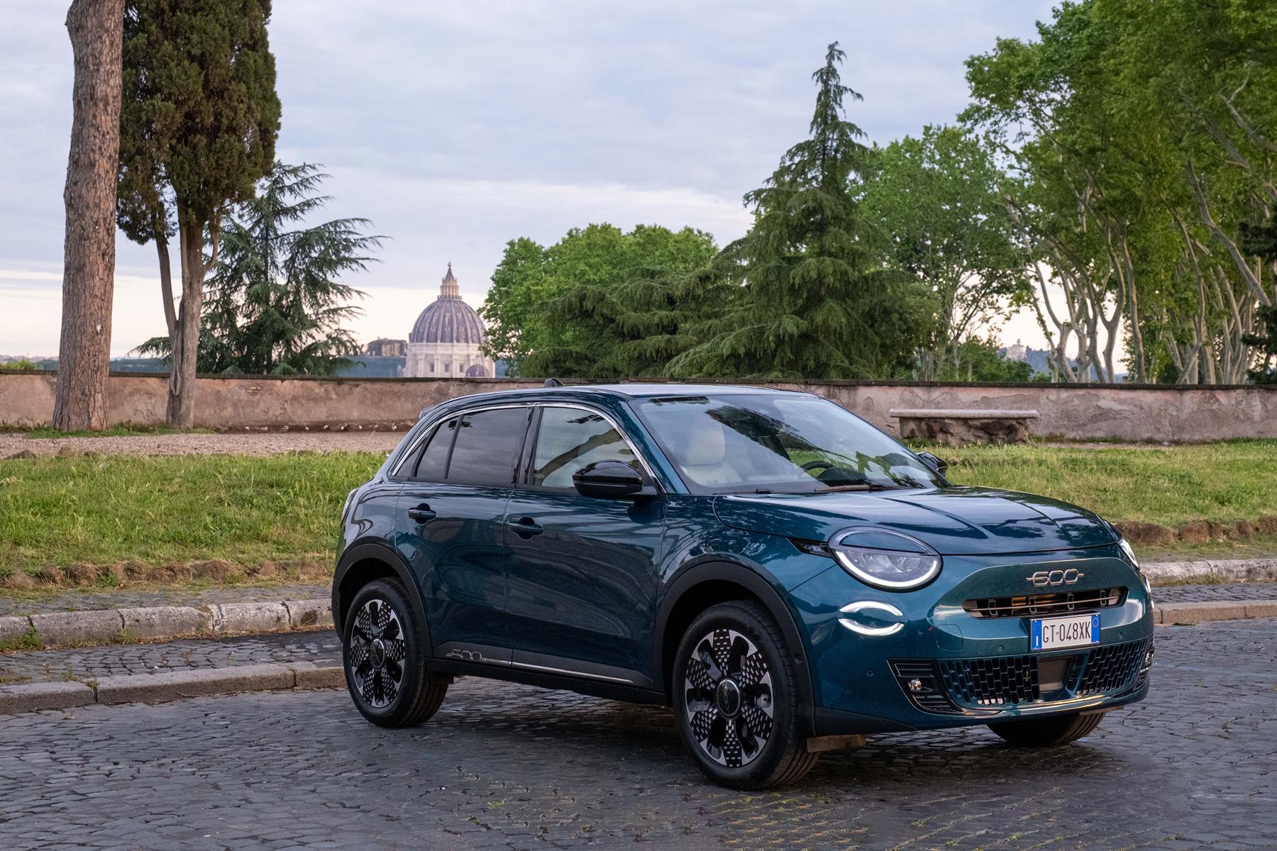 FIAT supports for the second year the World Meeting on Human Fraternity with its electrified fleet
