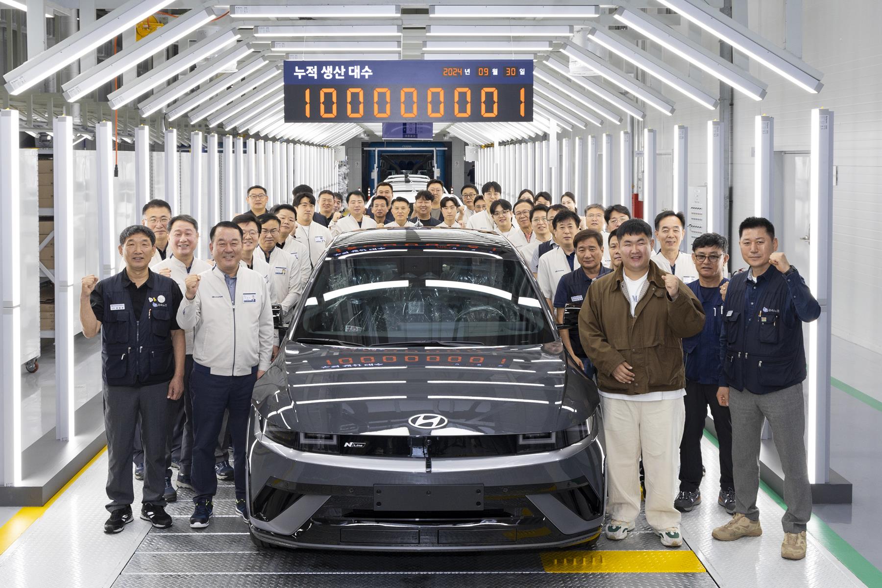 Hyundai Motor Company celebrates global production of 100 million vehicles