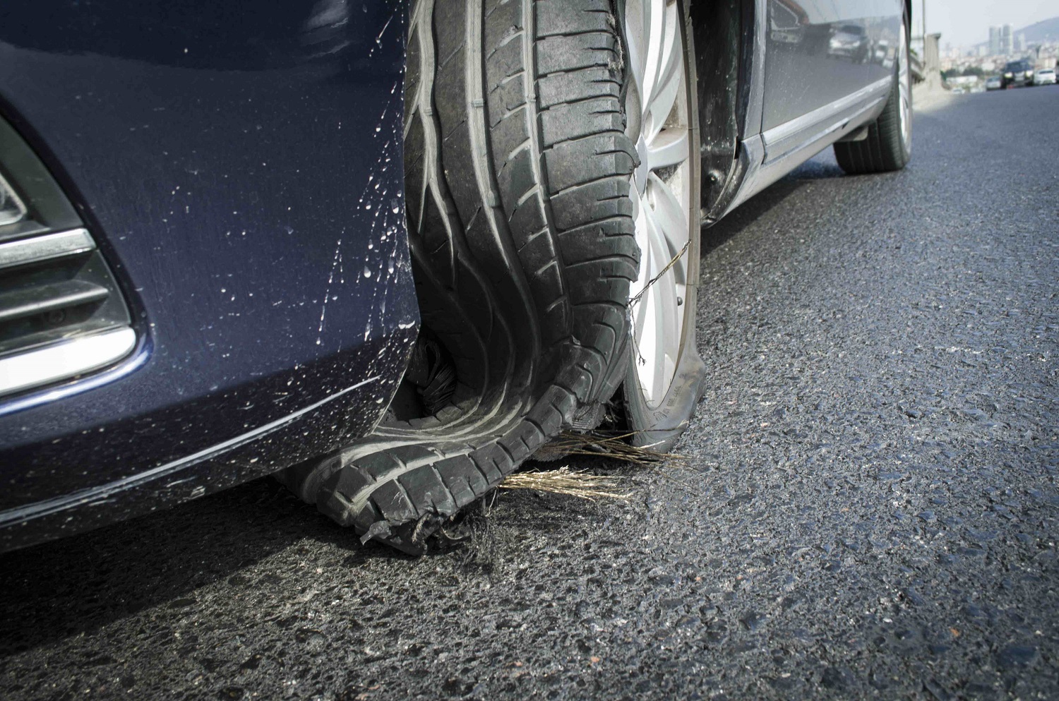 How to Manage a Car Tyre Blowout at High-Speed