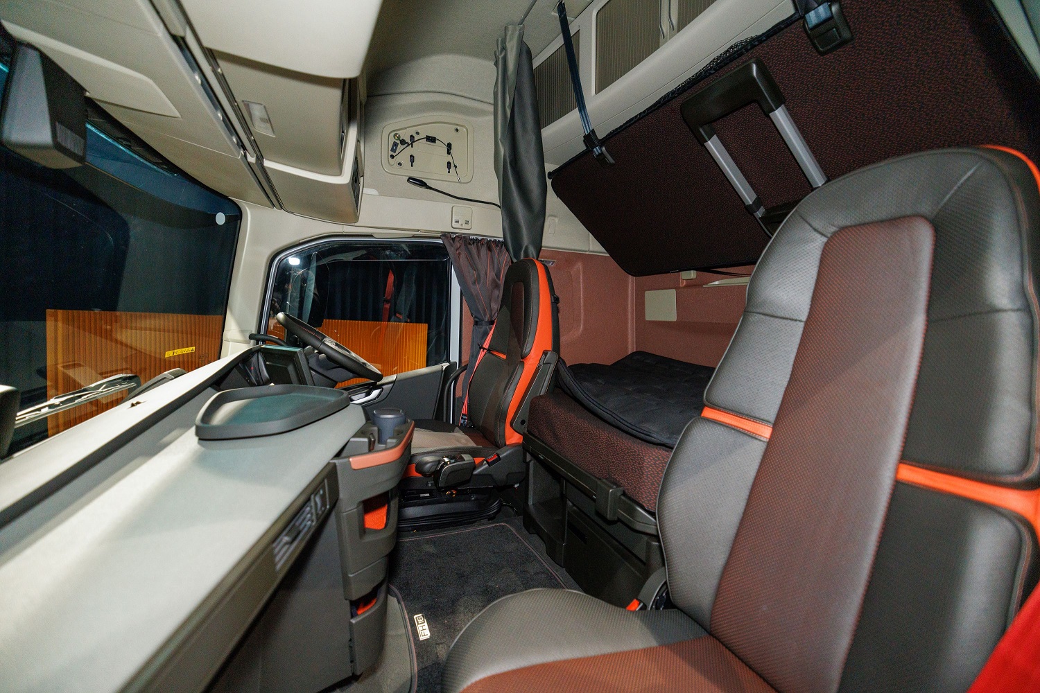 Volvo Trucks SA delivers first Volvo Trucks SA delivers first FH750 XXL Cab to Local Customer