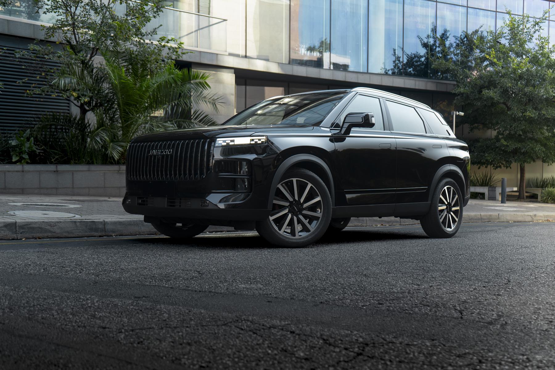 Seven things to know about the JAECOO J7: redefining the premium SUV segment