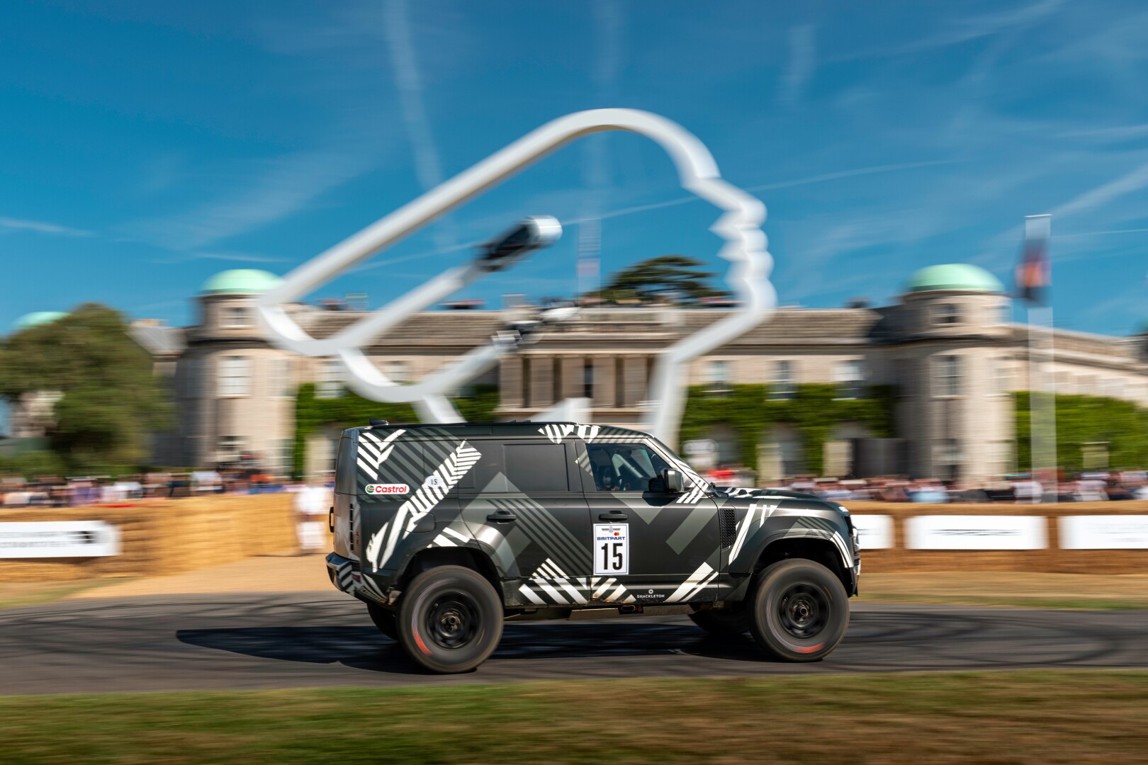 Dynamic debut: Latest Defender Dakar D7X-R prototype presented at Goodwood Festival of Speed 