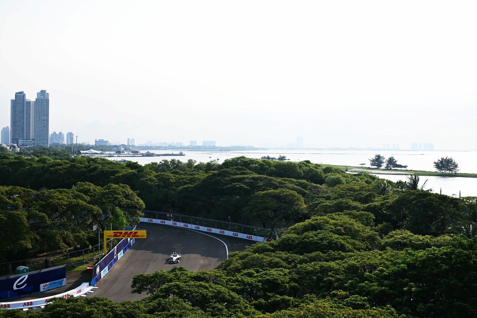 Top-five finish for Jaguar TCS Racing’s Nick Cassidy in an incident-packed Jakarta E-Prix