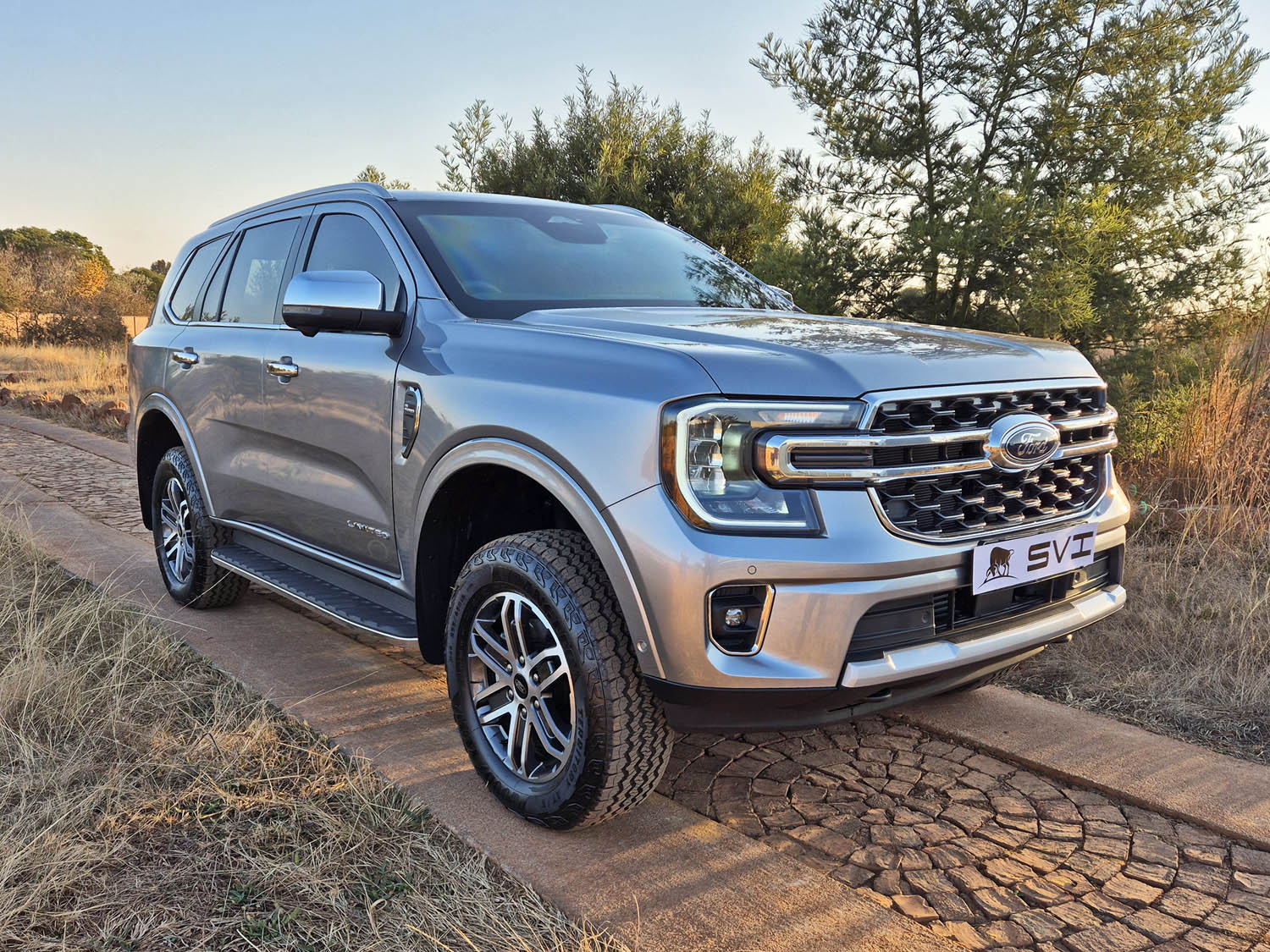 6 Ford Everest