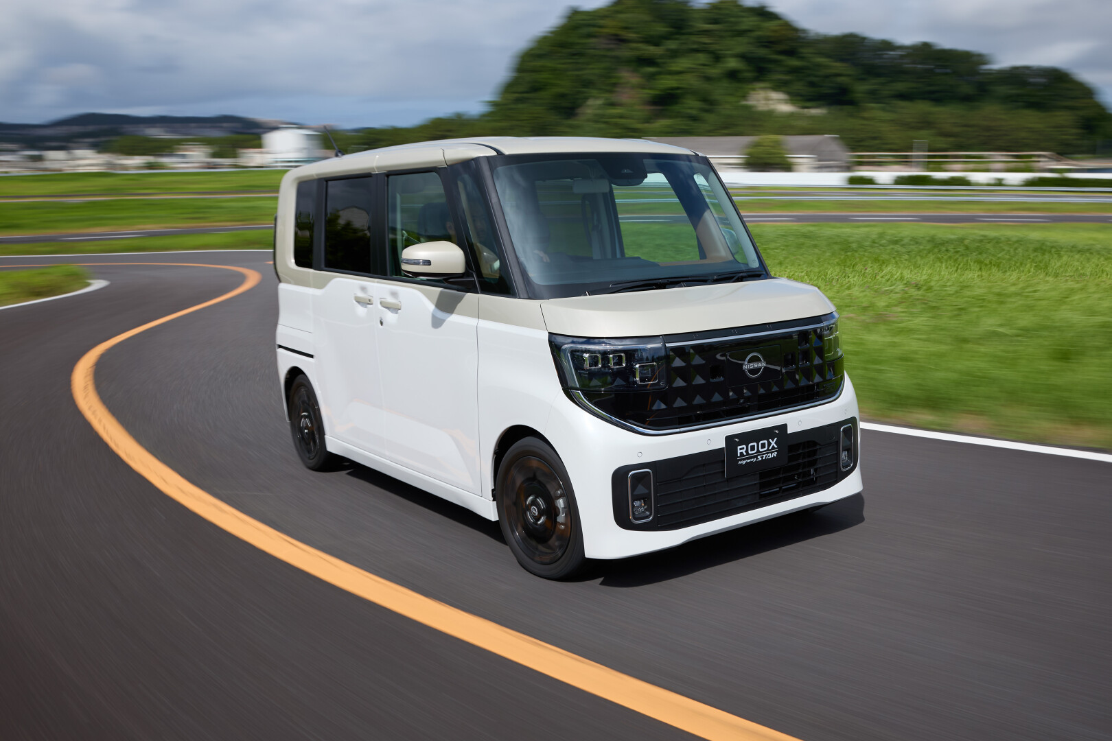 The New Nissan Roox is Japan’s Car of the Year 