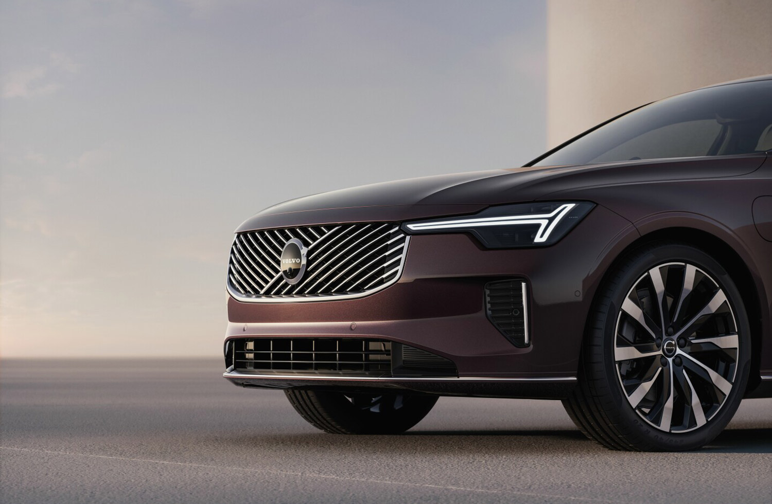 New ES90 marks the next chapter in three decades of Volvo flagship sedans 