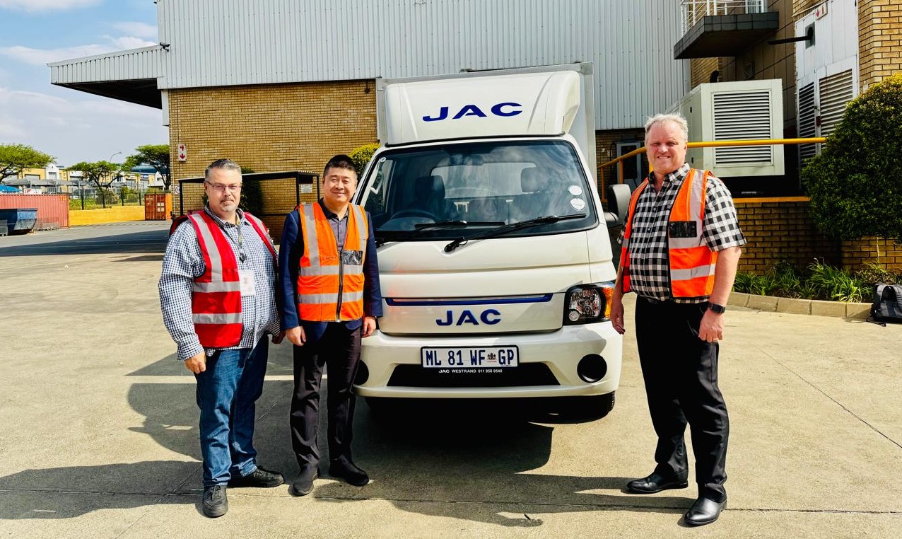 Top JAC Motors Delegation Celebrates 8-Year Local Trading Milestone