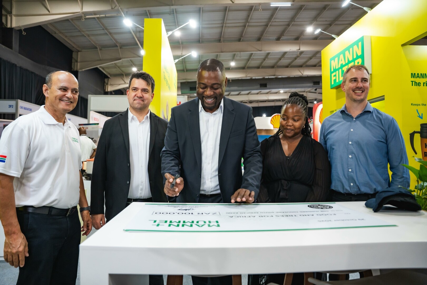 MANN+HUMMEL Makes Significant Contribution to Food & Trees for Africa 