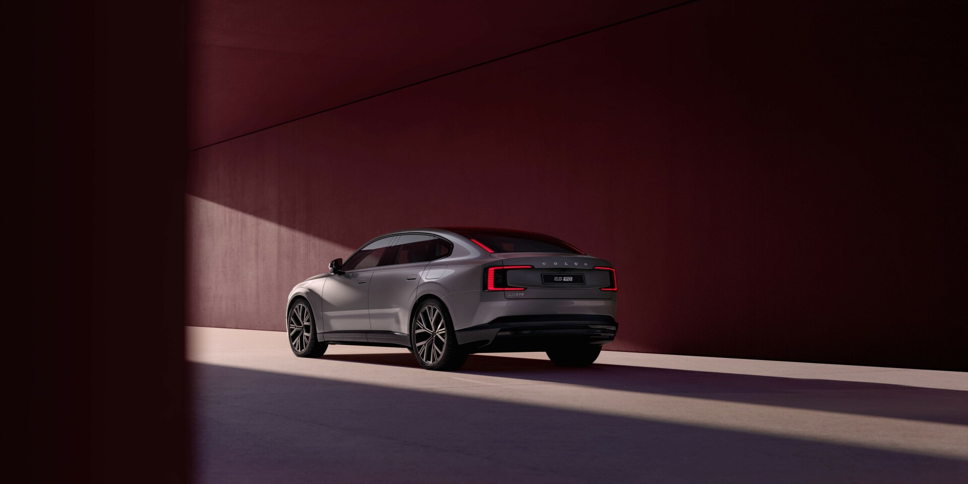 Volvo Cars starts production of the new fully electric Volvo ES90 