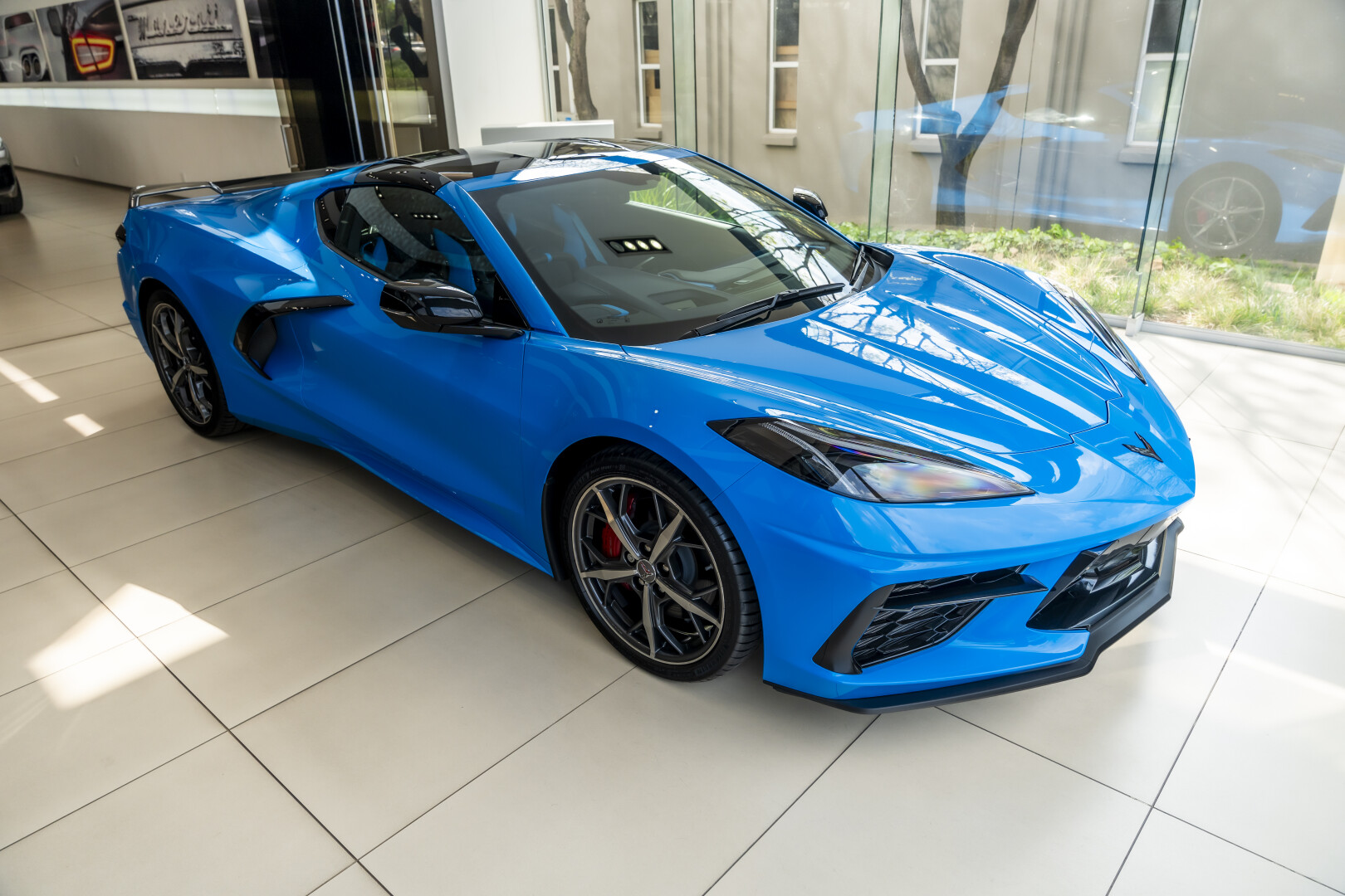 First Corvette Stingray units arrive in South Africa and are delivered to their new owners
