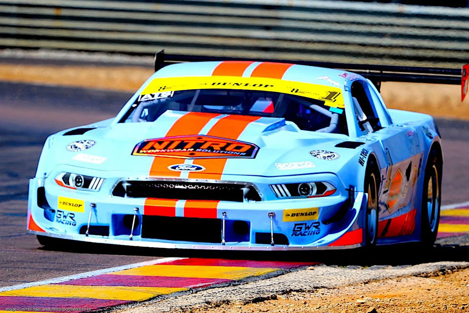 Super tight festival heads to Red Star