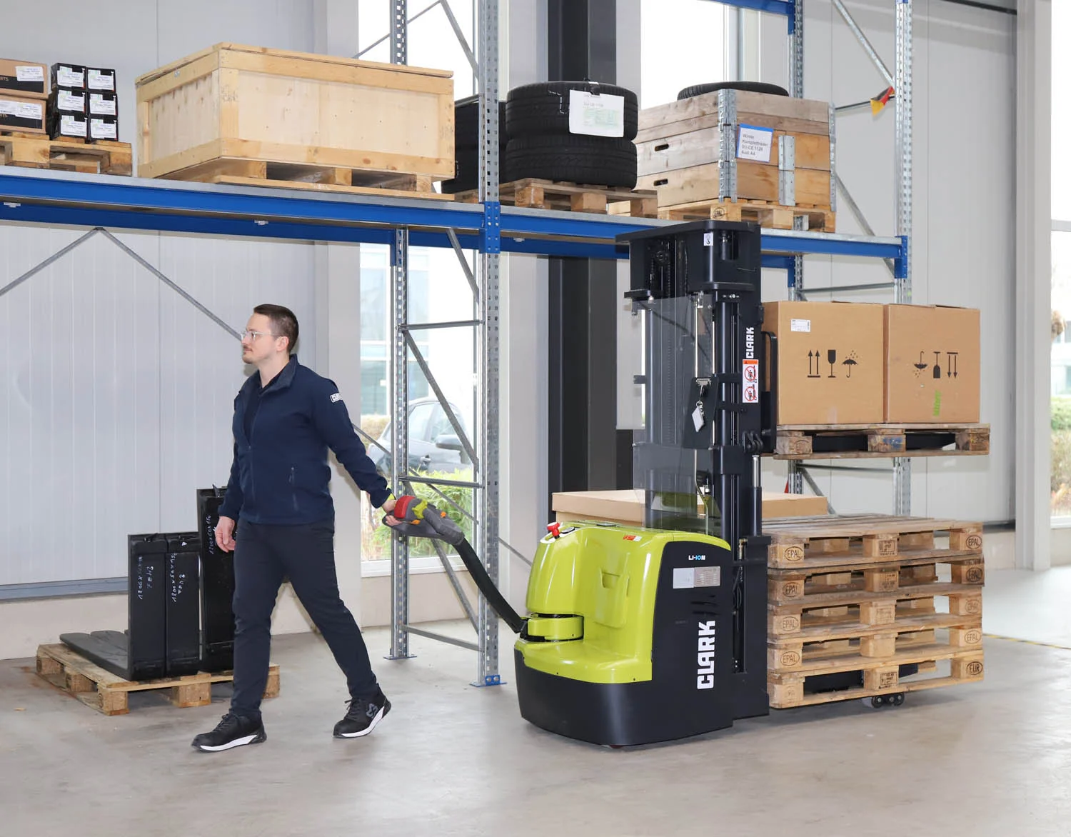 Precise, powerful, safe: Clark takes lithium-ion high-lift forklifts to the next level