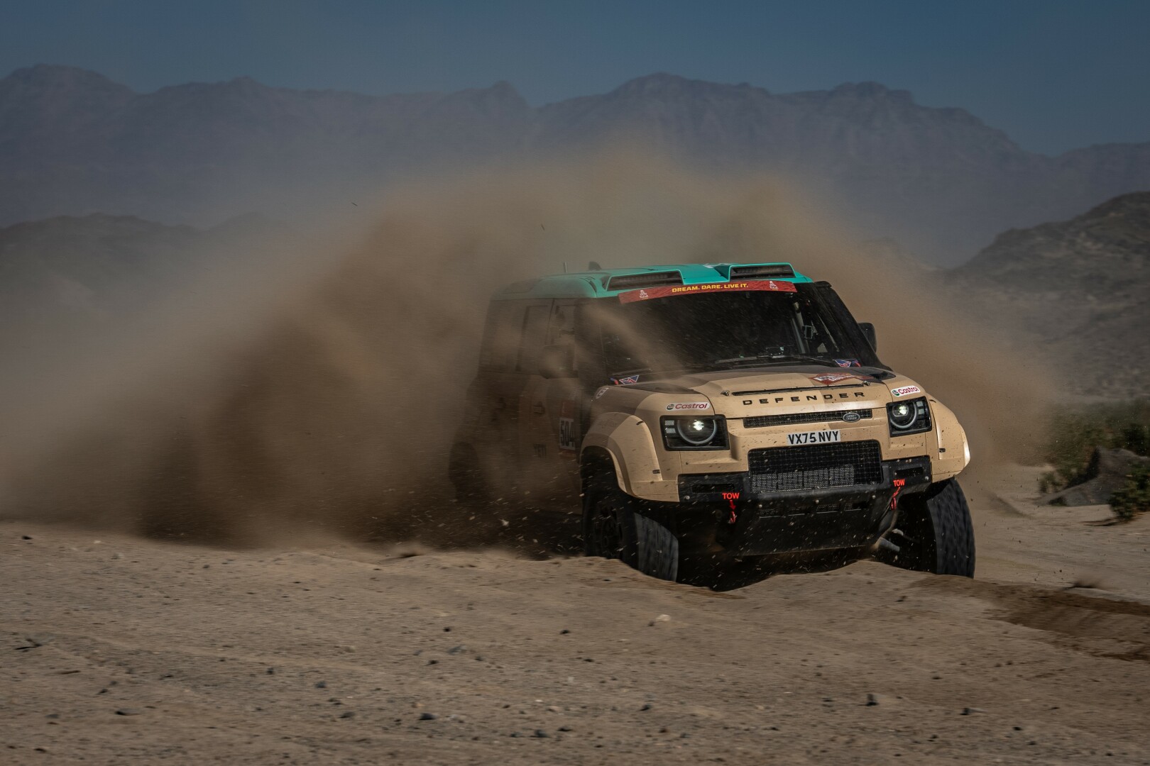Defender kicks off debut in Dakar Rally as 2026 World Rally-Raid Championship begins 