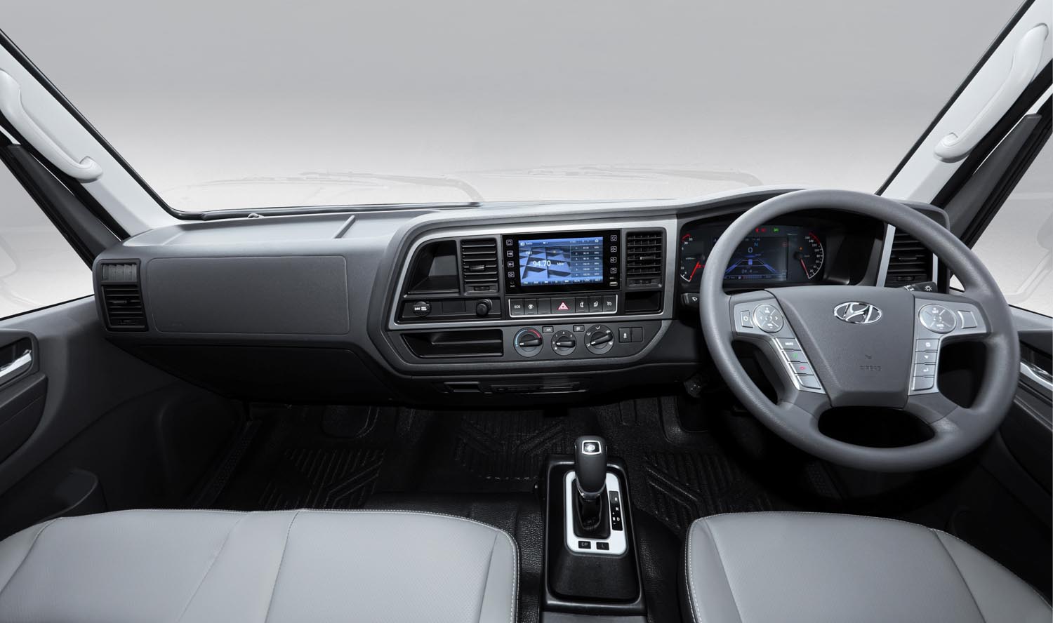 5_GT11_Interior.jpg