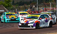 Volkswagen Motorsport in fine Zwartkops form