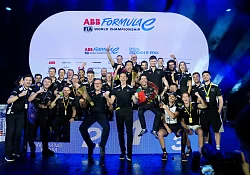 Jaguar TCS Racing becomes most successful team in Formula E history after António Félix da Costa wins in Jeddah 