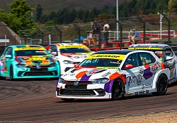 Volkswagen Motorsport in fine Zwartkops form