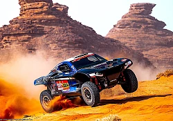 Day 9 turns Dakar on its head