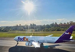 The best of both worlds: integrating environmental and operational performance through smart logistics