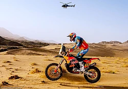 Benavides steals a 2 second Dakar bike win!